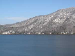 Snow at Watauga Lake